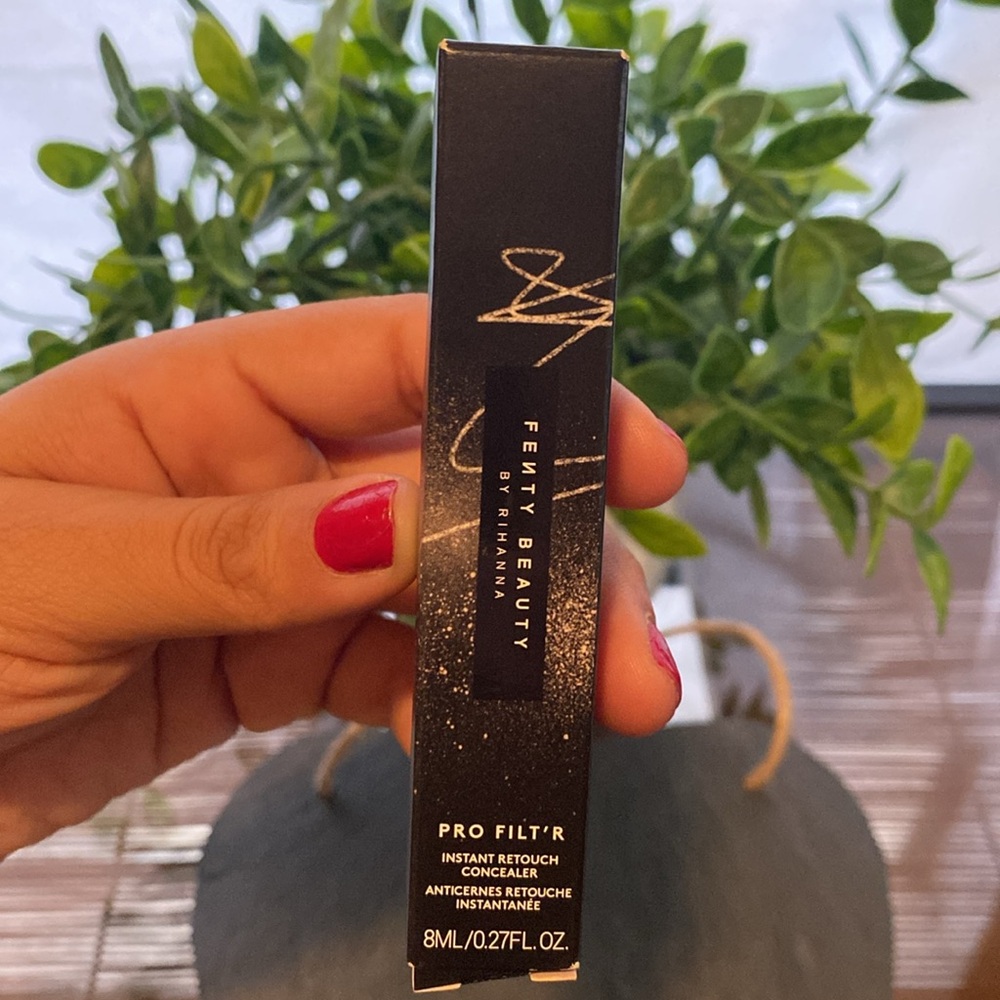 Fenty beauty by Rihanna pro filter instant retouch concealer shade 290